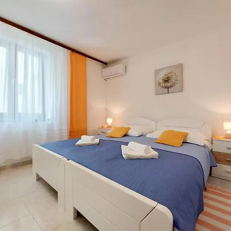 Ivanka Apartamento Krk Town