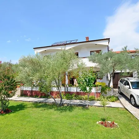 Ivanka Apartamento *